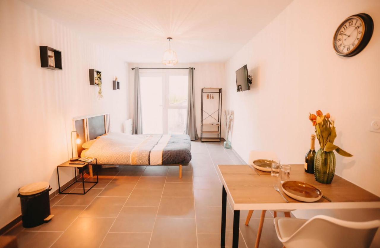 Franc-Bisontin - Unique ! 4 Logements Disponibles Besancon Luaran gambar