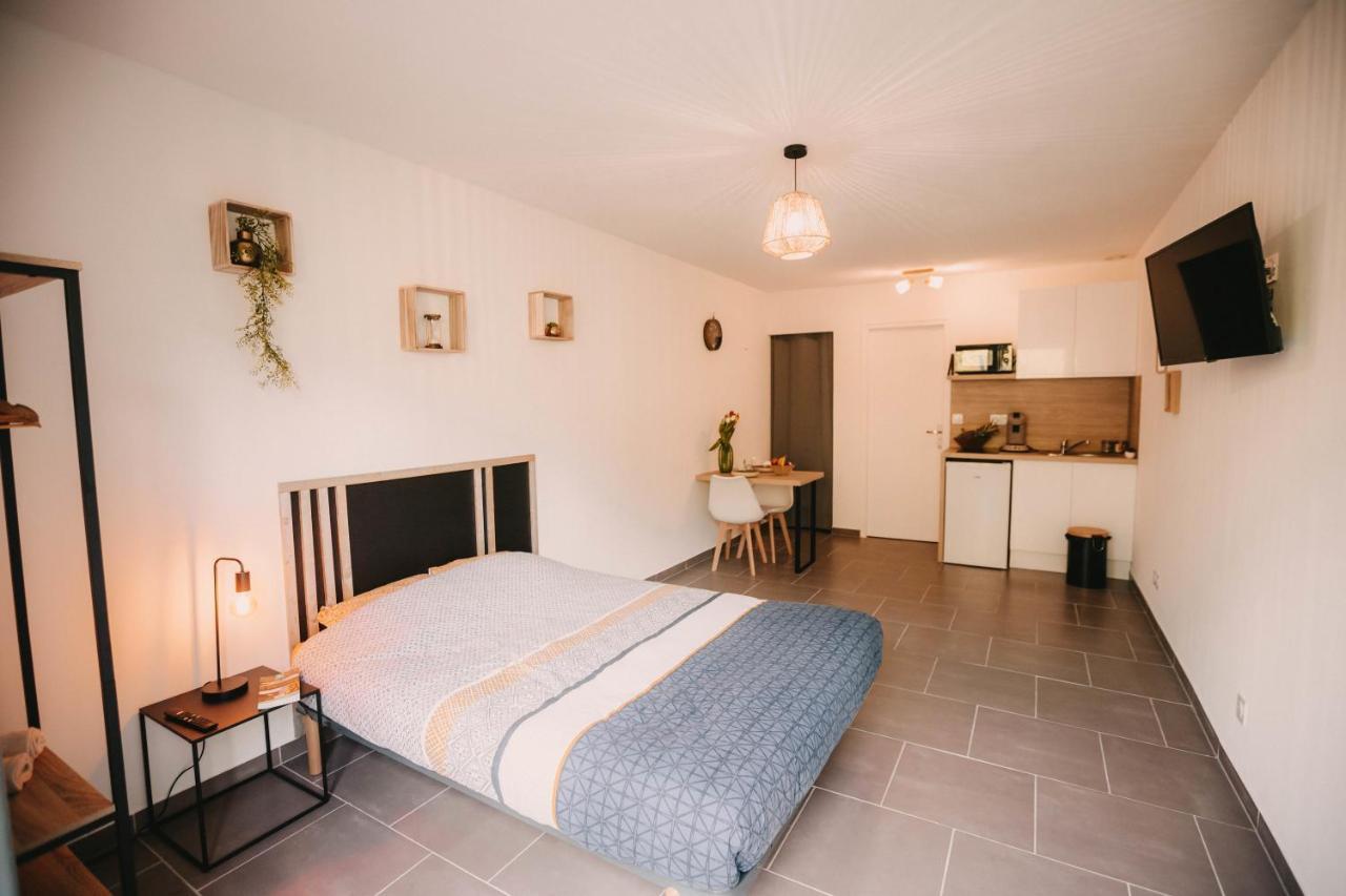 Franc-Bisontin - Unique ! 4 Logements Disponibles Besancon Luaran gambar