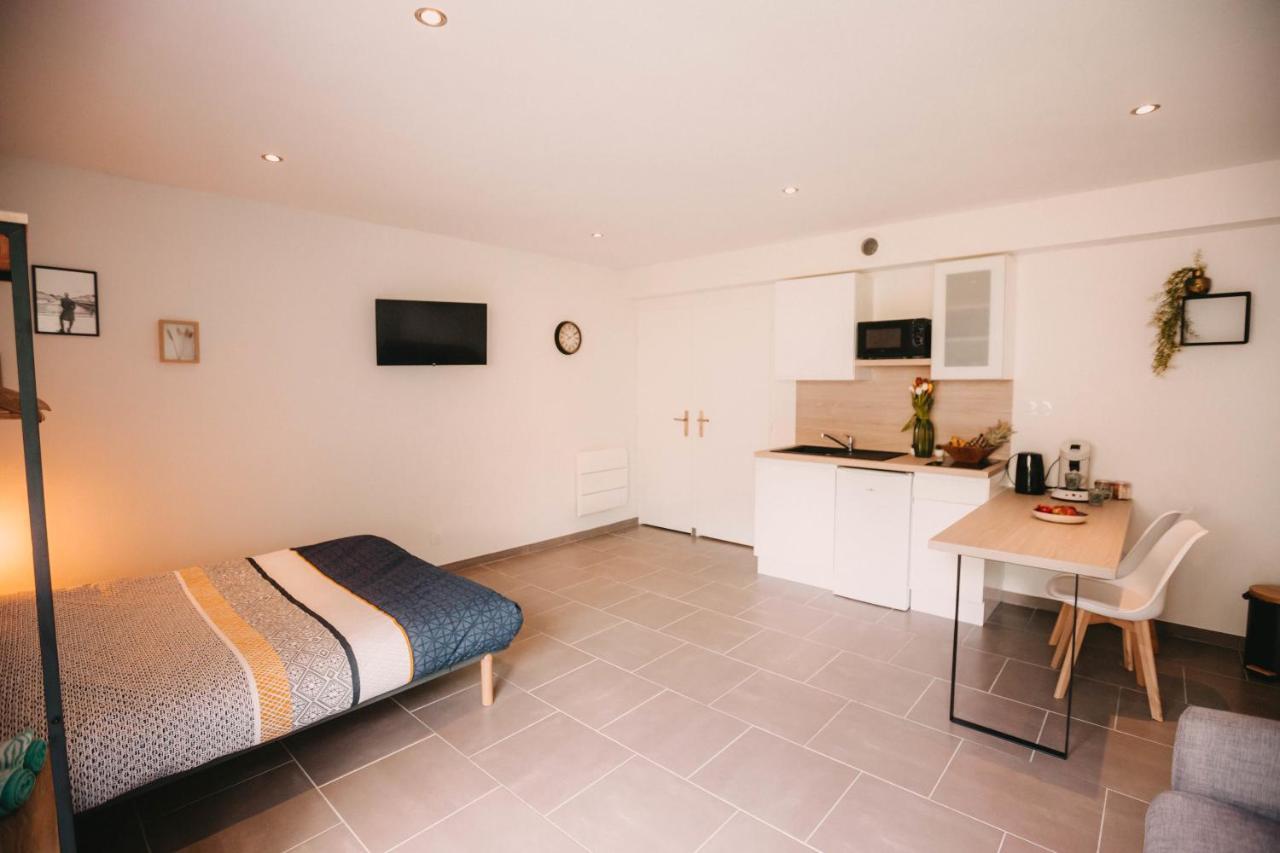 Franc-Bisontin - Unique ! 4 Logements Disponibles Besancon Luaran gambar